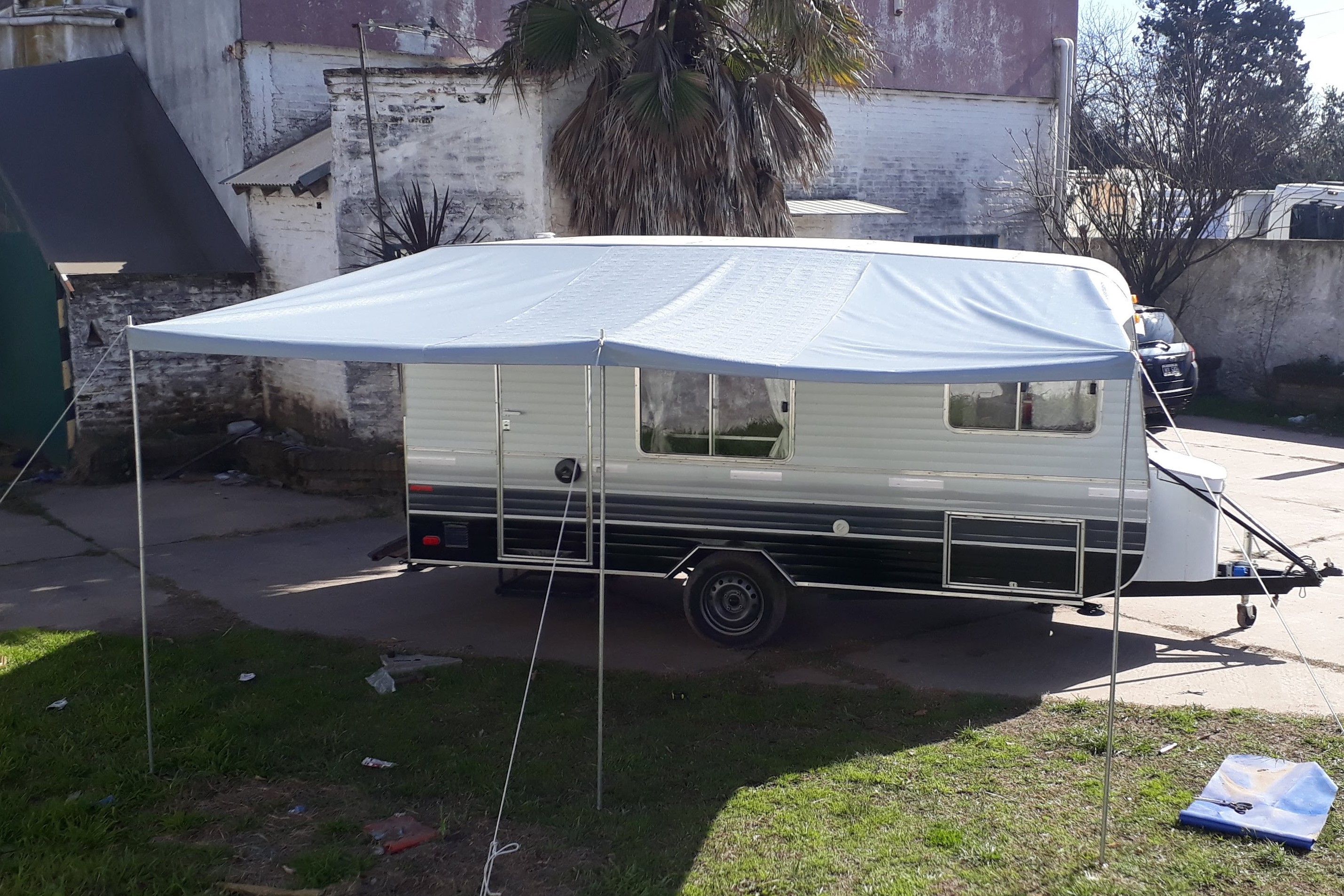 toldo gris